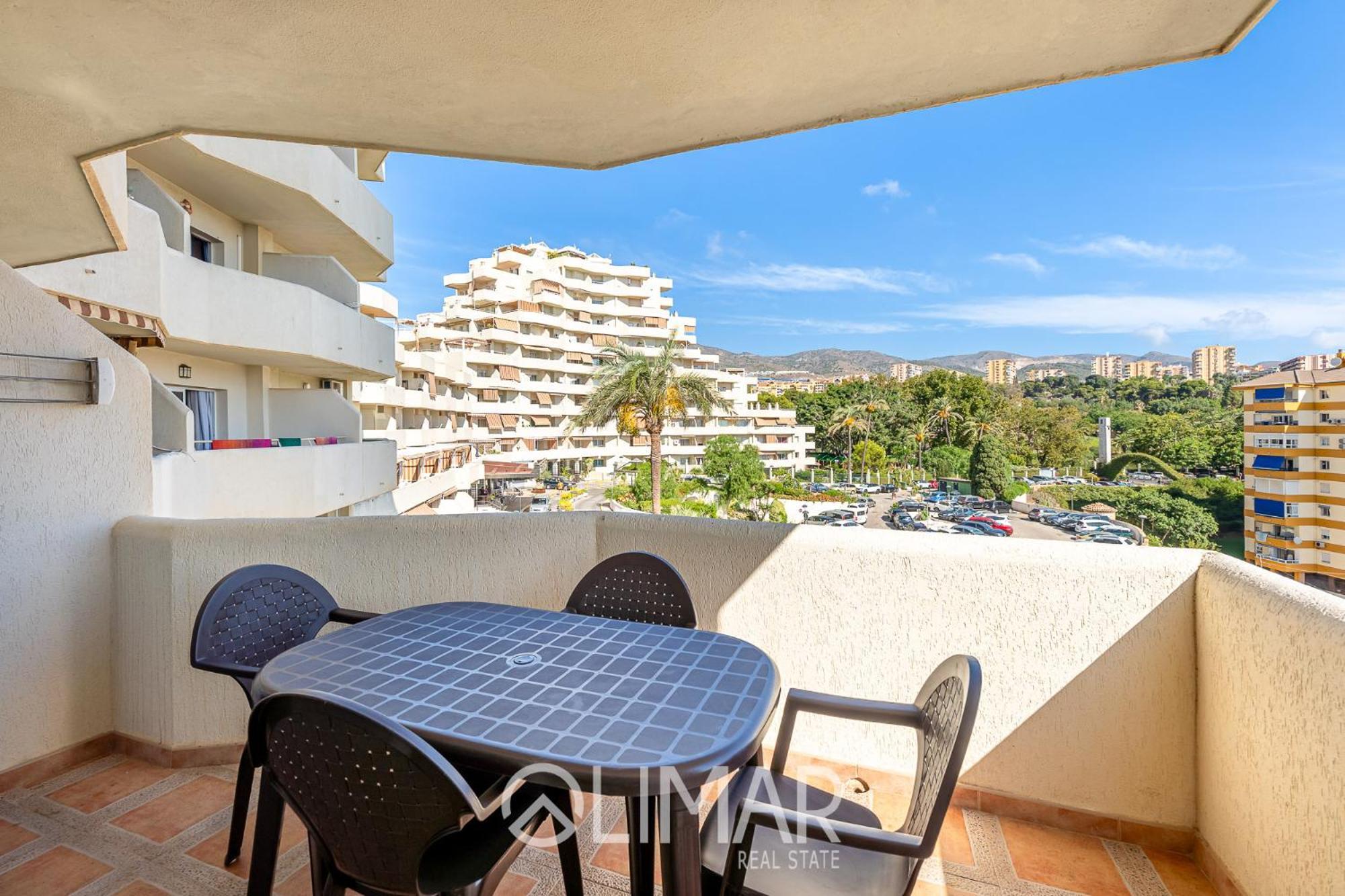 Bil Bil Beach - Benalbeach Benalmadena Bagian luar foto